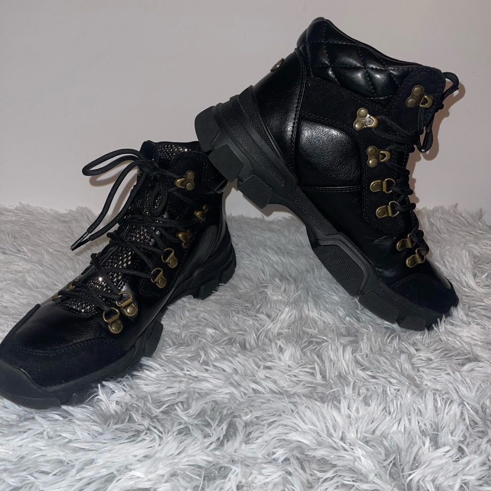 Women Black Guess Boots